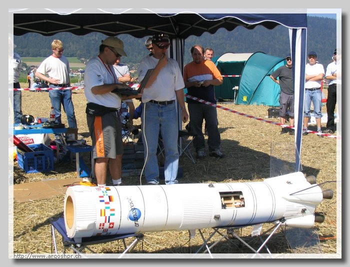 lr100100.jpg