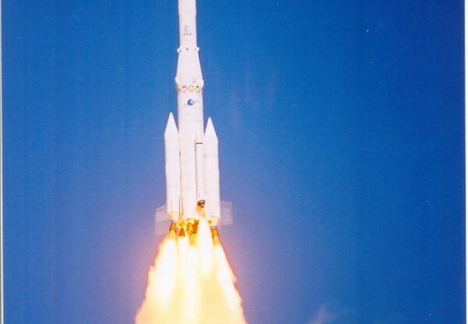 MW07 ArianeInFlight01
