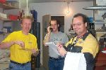 Chris nimmt Ess-Bestellungen entgegen / Calling the pizza service